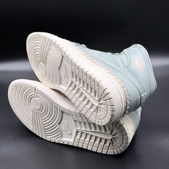 Wmns Air Jordan 1 Retro High Premium 'Mica Green' - Picture 7 of 10